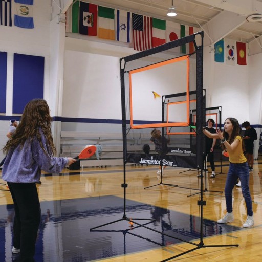 Jazminton court